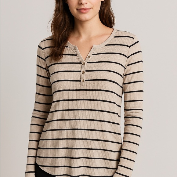 Day Trip waffle knit thermal shirt, medium - Picture 10 of 10